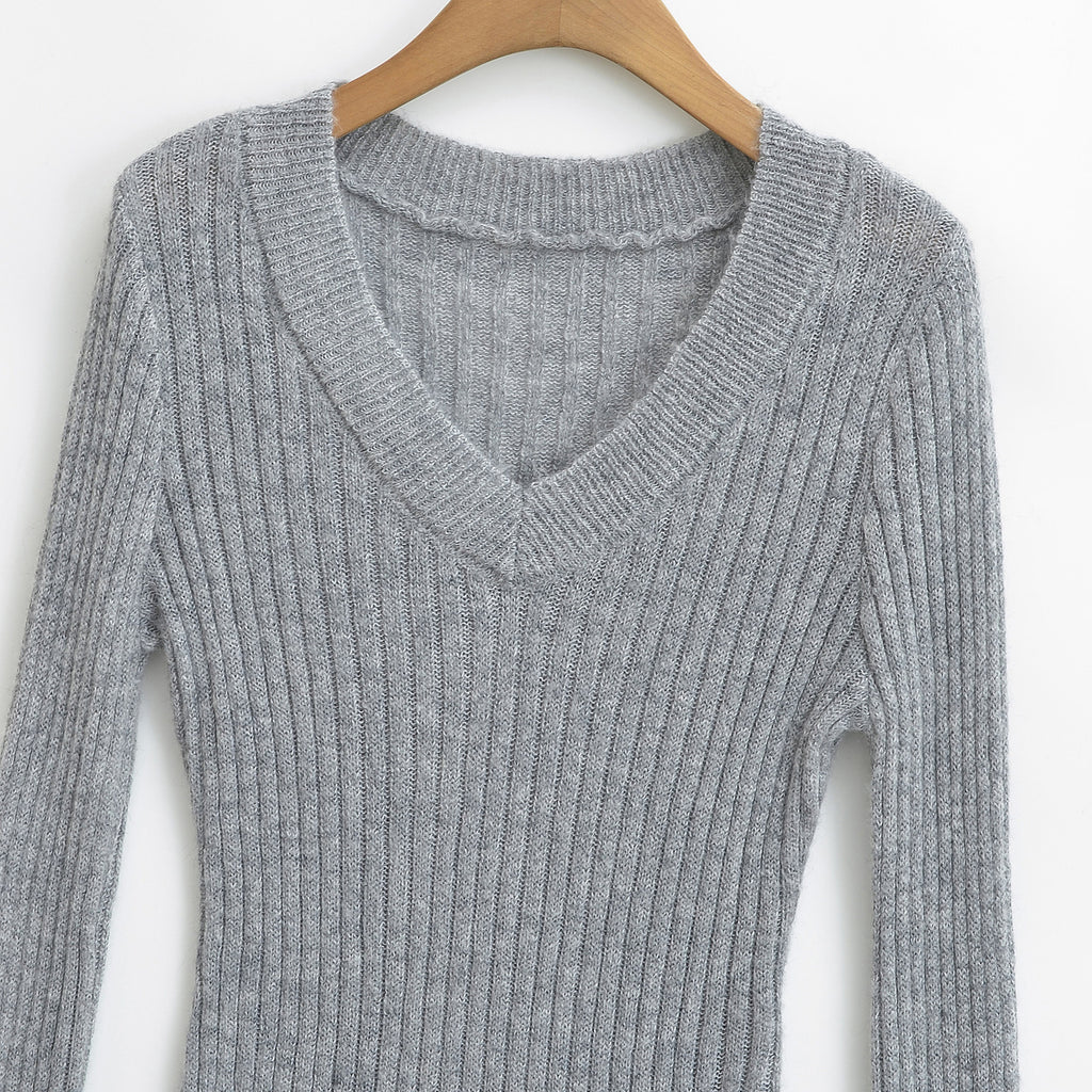 V-neck long sleeved elastic slim fit top