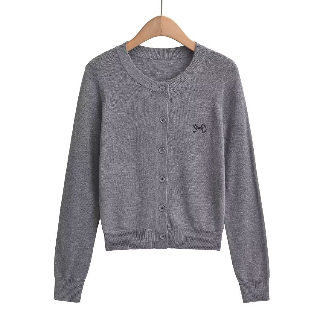 Round neck single breasted long sleeved top