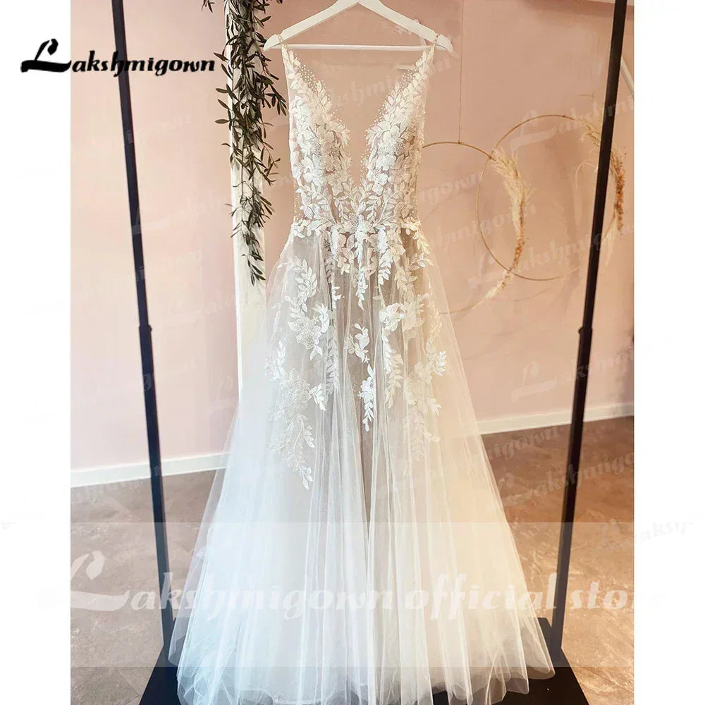 Sexy A-Line Backless Wedding Dress Customized Lace Applique Beaded Off White Tulle Wedding Gowns Long Bridal Dress