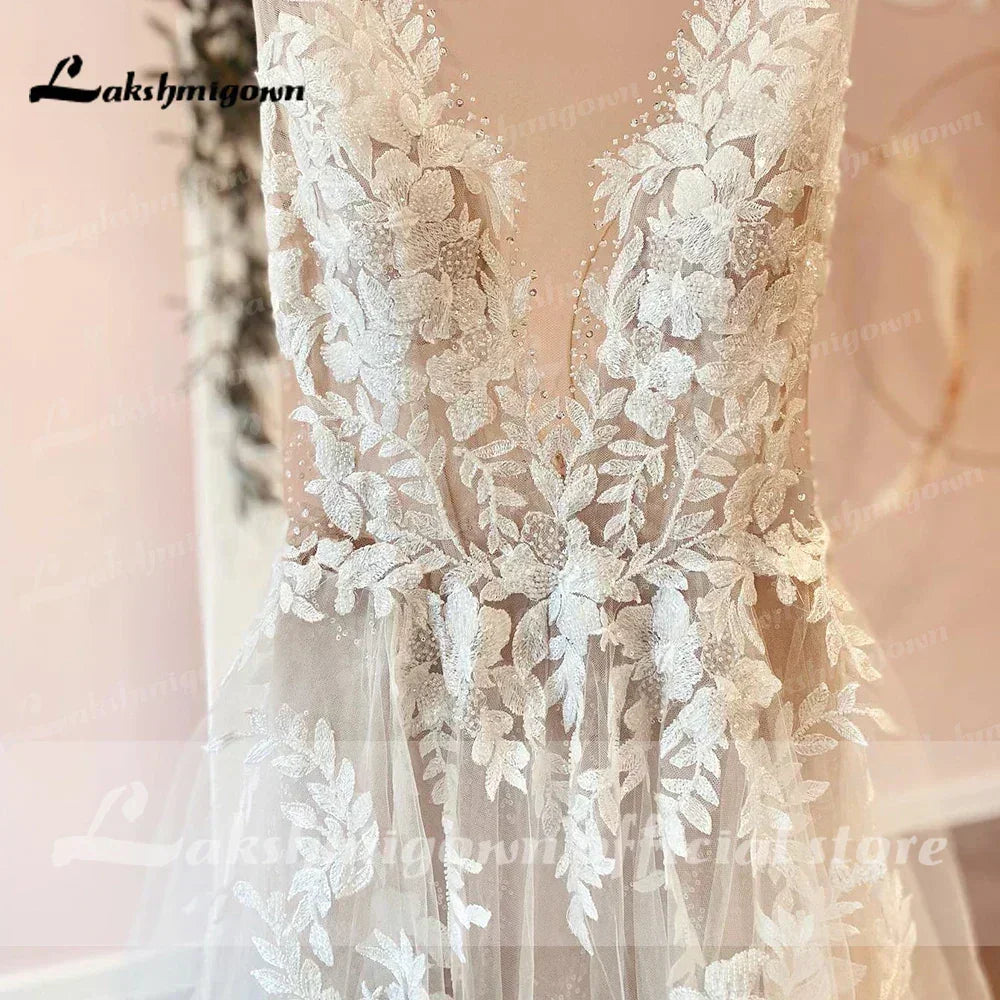 Sexy A-Line Backless Wedding Dress Customized Lace Applique Beaded Off White Tulle Wedding Gowns Long Bridal Dress